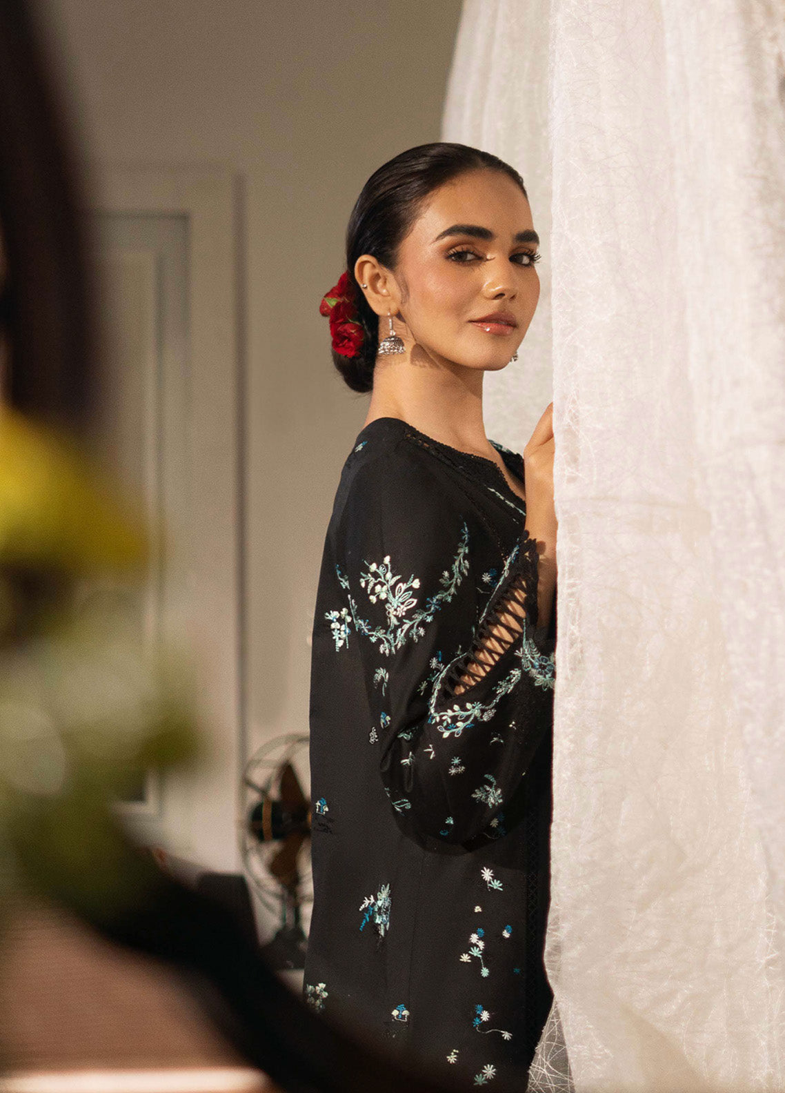 Sajni By Zarposh Embroidered Lawn 3 Piece Unstitched Suit ZP25S D-MAHZADI Sajni By Zarposh Embroidered Lawn 3 Piece Unstitched Suit ZP25S D-MAHZADI