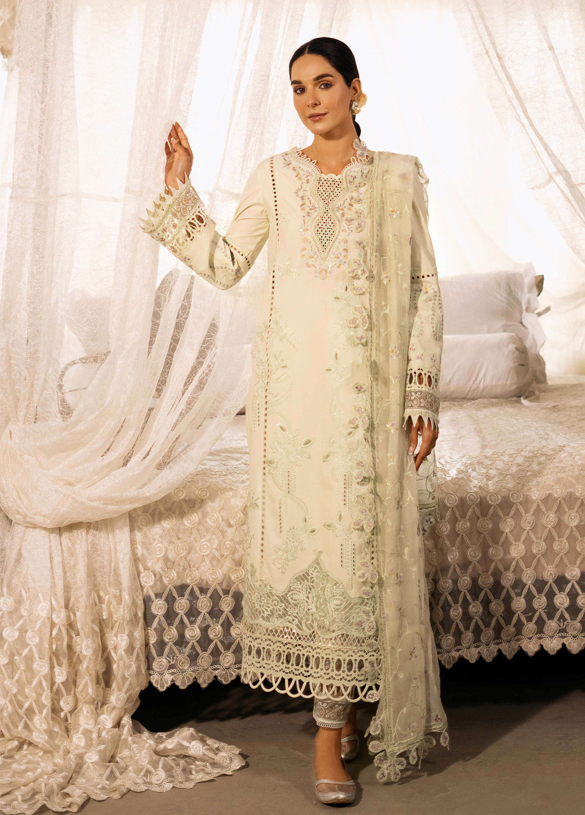 Sajni By Zarposh Embroidered Lawn 3 Piece Unstitched Suit ZP25S D-ZARINA Sajni By Zarposh Embroidered Lawn 3 Piece Unstitched Suit ZP25S D-ZARINA