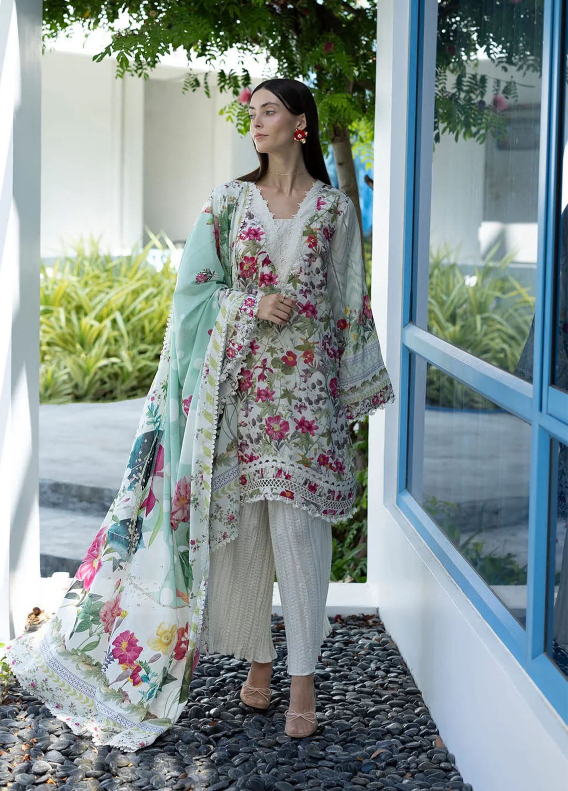 Santorini By Elaf Premium Printed Lawn 3 Piece Unstitched Suit EF26SP D-EPN-9B CHANTILLY Santorini By Elaf Premium Printed Lawn 3 Piece Unstitched Suit EF26SP D-EPN-9B CHANTILLY