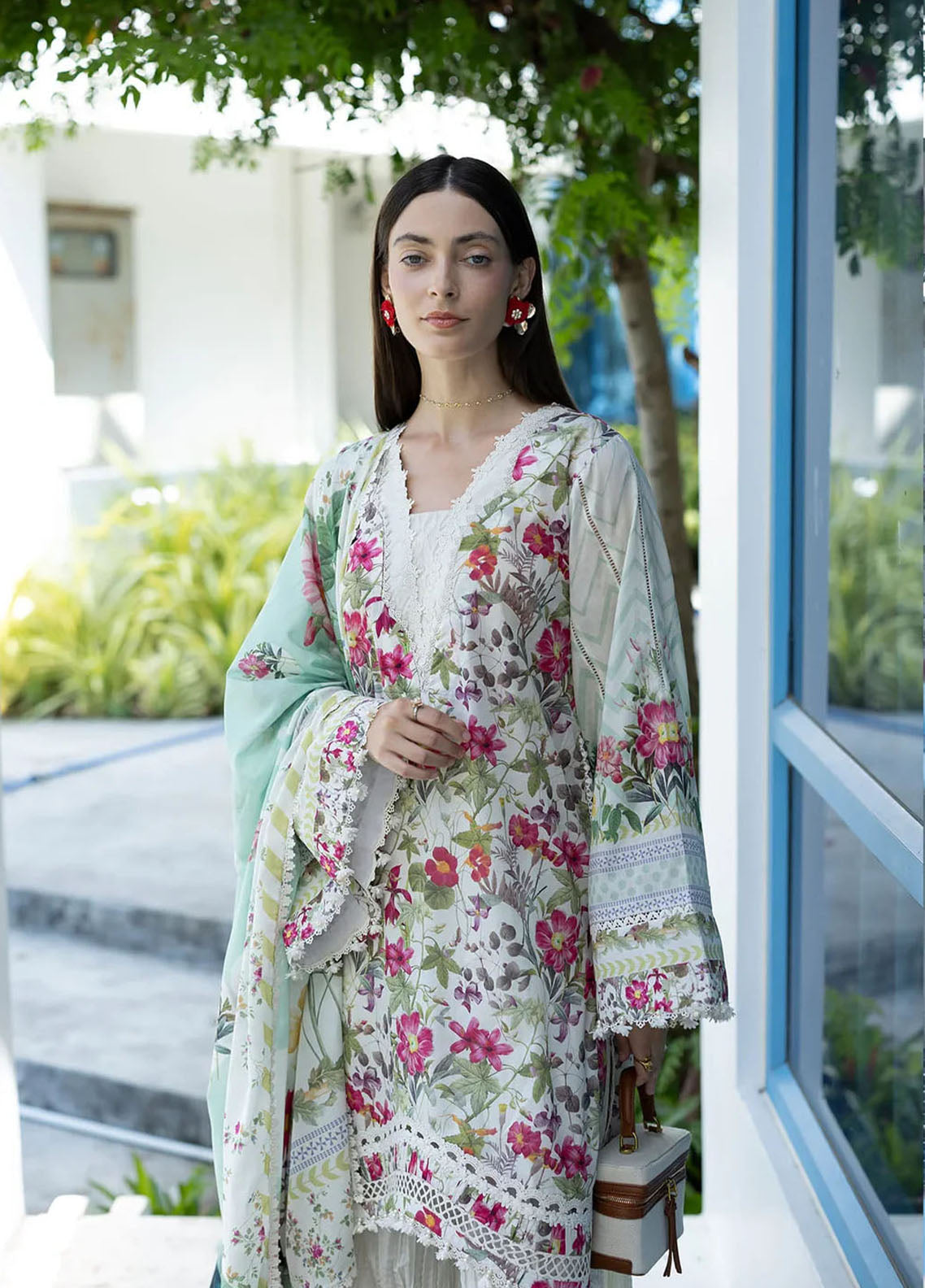 Santorini By Elaf Premium Printed Lawn 3 Piece Unstitched Suit EF26SP D-EPN-9B CHANTILLY Santorini By Elaf Premium Printed Lawn 3 Piece Unstitched Suit EF26SP D-EPN-9B CHANTILLY