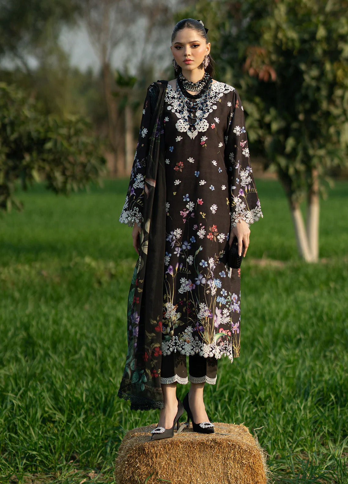 Sardinia Embroidered Lawn 3 Piece Unstitched Suit SRD25PL D-901 BLACK LOTUS Sardinia Embroidered Lawn 3 Piece Unstitched Suit SRD25PL D-901 BLACK LOTUS