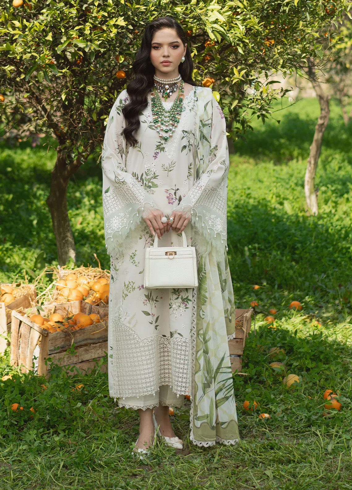 Sardinia Embroidered Lawn 3 Piece Unstitched Suit SRD25PL D-902 WHITE TULIP Sardinia Embroidered Lawn 3 Piece Unstitched Suit SRD25PL D-902 WHITE TULIP