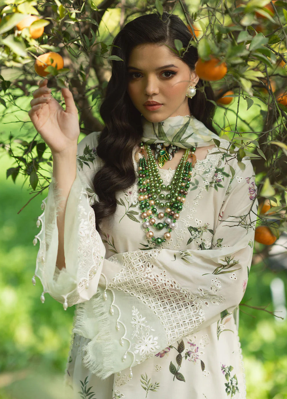 Sardinia Embroidered Lawn 3 Piece Unstitched Suit SRD25PL D-902 WHITE TULIP Sardinia Embroidered Lawn 3 Piece Unstitched Suit SRD25PL D-902 WHITE TULIP