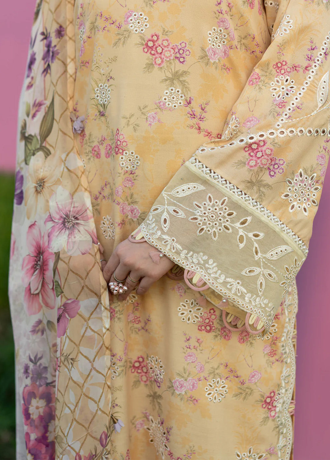 Sardinia Embroidered Lawn 3 Piece Unstitched Suit SRD25PL D-903 SUNFLOWER Sardinia Embroidered Lawn 3 Piece Unstitched Suit SRD25PL D-903 SUNFLOWER