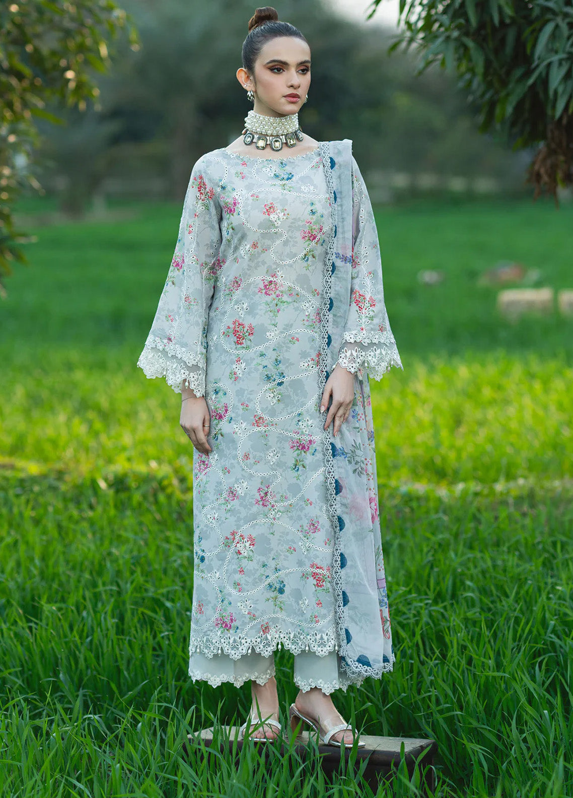 Sardinia Embroidered Lawn 3 Piece Unstitched Suit SRD25PL D-905 SILVER BUSH Sardinia Embroidered Lawn 3 Piece Unstitched Suit SRD25PL D-905 SILVER BUSH