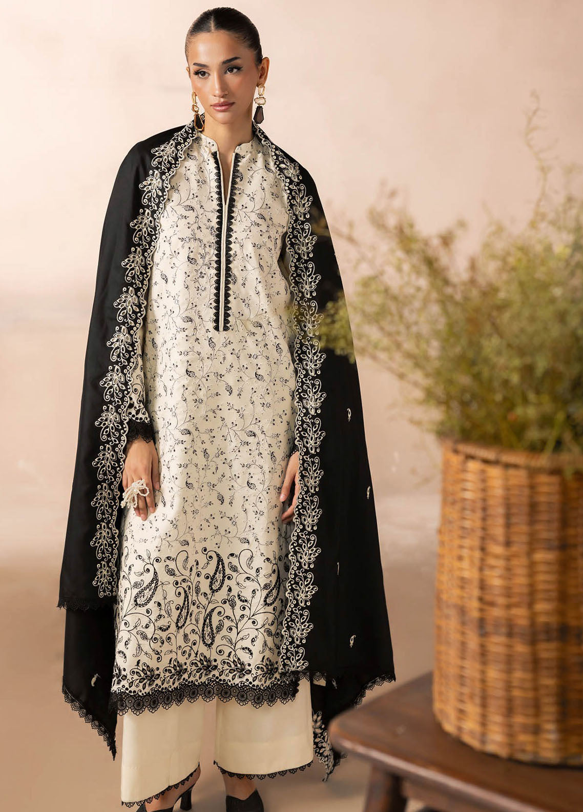 Sareen By Rajbari Premium Chikankari Viscose 3 Piece Unstitched Suit RB25S D-PVC-01 Sareen By Rajbari Premium Chikankari Viscose 3 Piece Unstitched Suit RB25S D-PVC-01