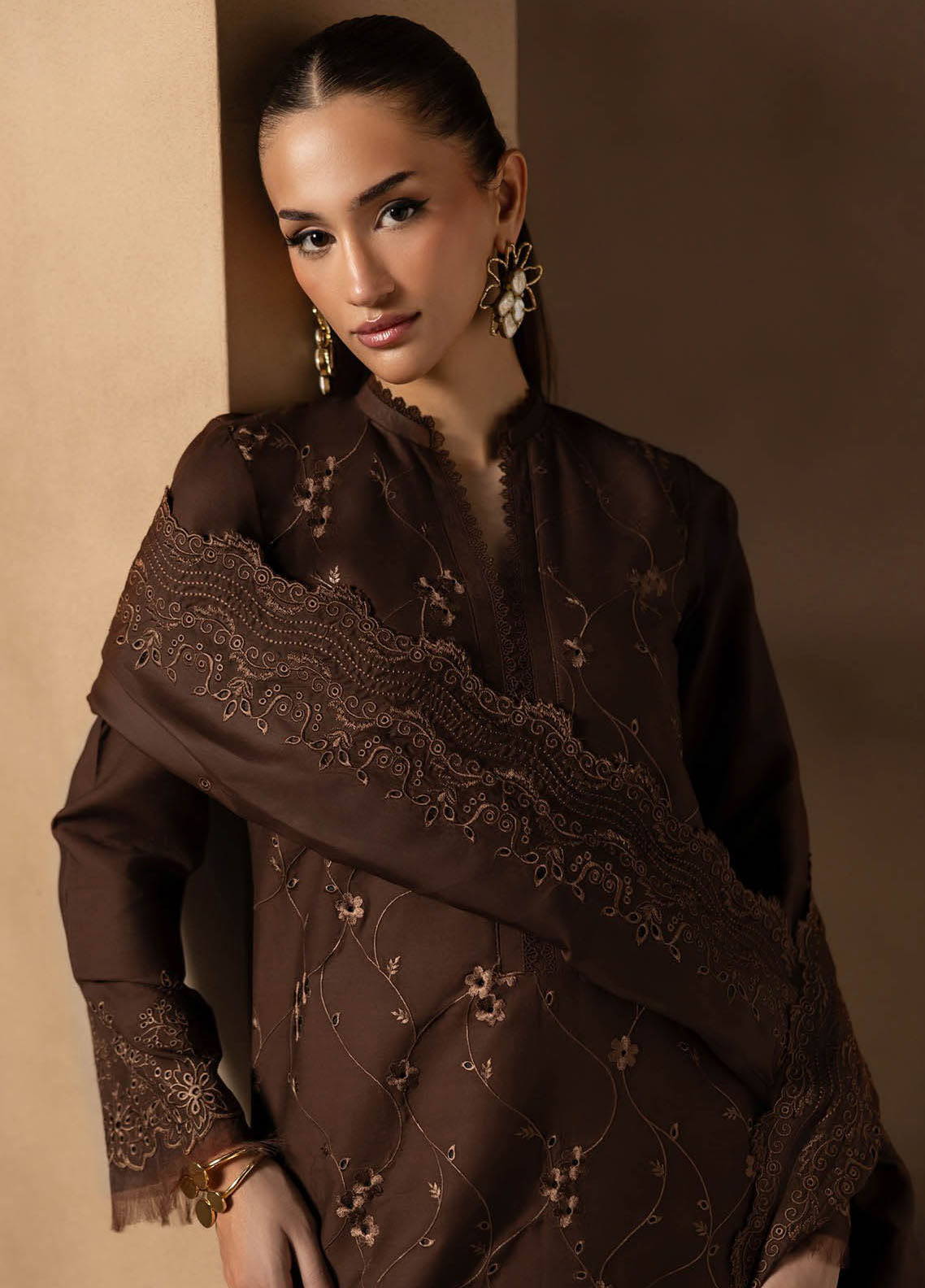 Sareen By Rajbari Premium Chikankari Viscose 3 Piece Unstitched Suit RB25S D-PVC-02 Sareen By Rajbari Premium Chikankari Viscose 3 Piece Unstitched Suit RB25S D-PVC-02