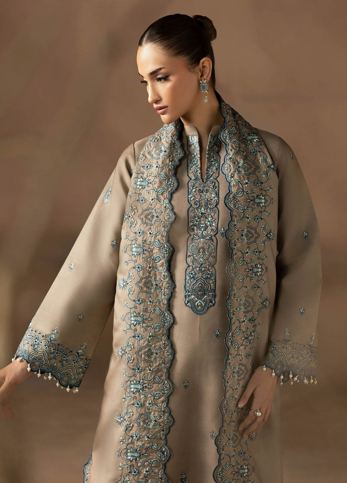 Sareen By Rajbari Premium Chikankari Viscose 3 Piece Unstitched Suit RB25S D-PVC-03 Sareen By Rajbari Premium Chikankari Viscose 3 Piece Unstitched Suit RB25S D-PVC-03