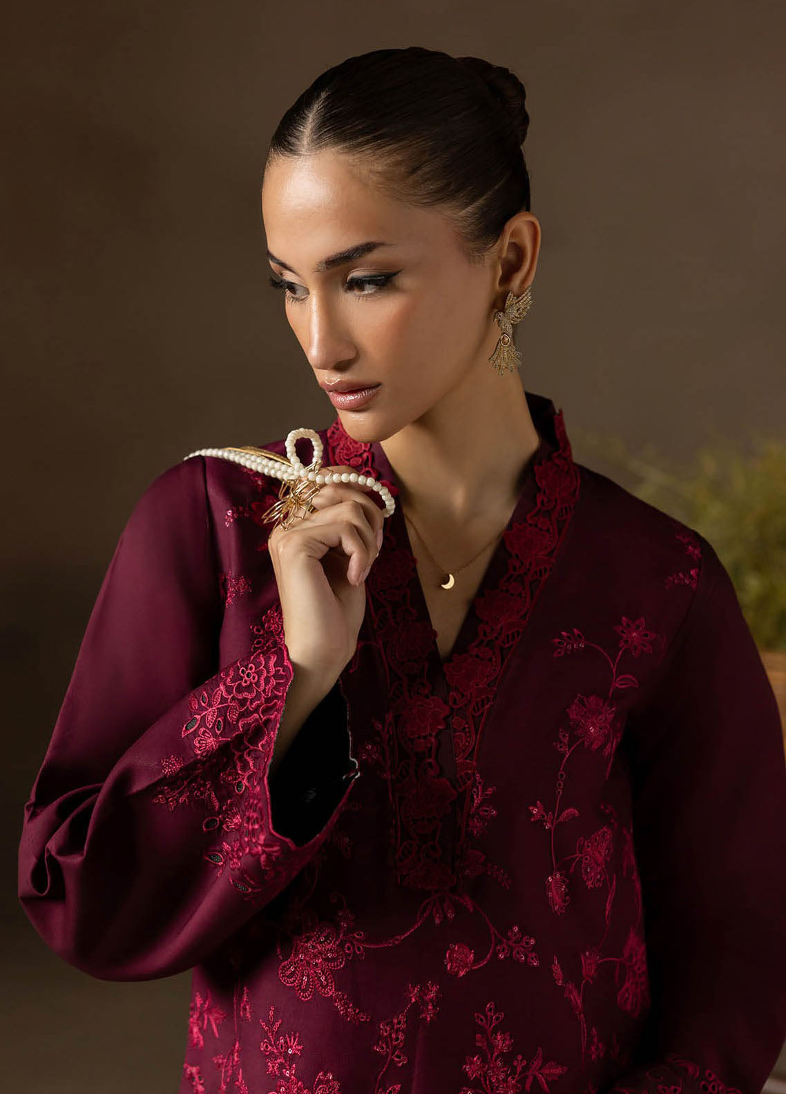 Sareen By Rajbari Premium Chikankari Viscose 3 Piece Unstitched Suit RB25S D-PVC-04 Sareen By Rajbari Premium Chikankari Viscose 3 Piece Unstitched Suit RB25S D-PVC-04