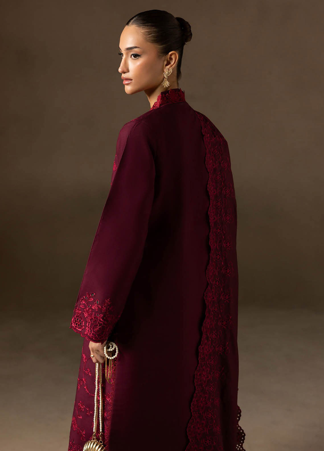 Sareen By Rajbari Premium Chikankari Viscose 3 Piece Unstitched Suit RB25S D-PVC-04 Sareen By Rajbari Premium Chikankari Viscose 3 Piece Unstitched Suit RB25S D-PVC-04