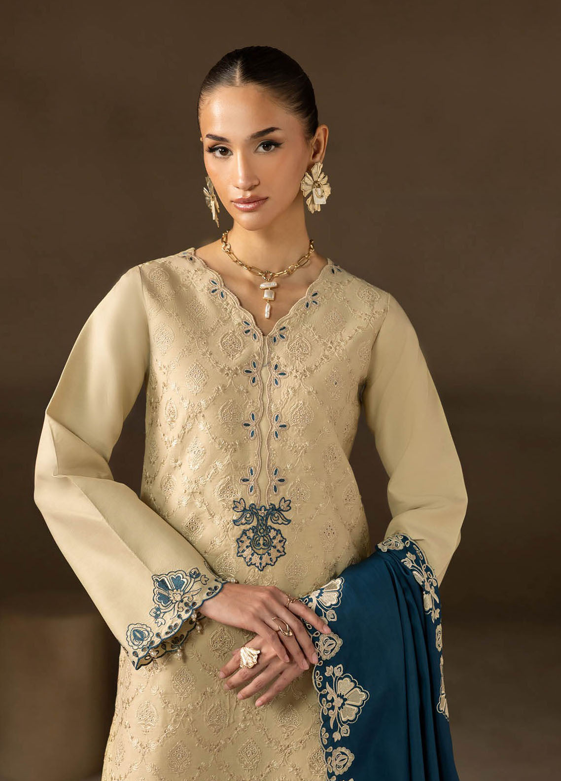 Sareen By Rajbari Premium Chikankari Viscose 3 Piece Unstitched Suit RB25S D-PVC-06 Sareen By Rajbari Premium Chikankari Viscose 3 Piece Unstitched Suit RB25S D-PVC-06