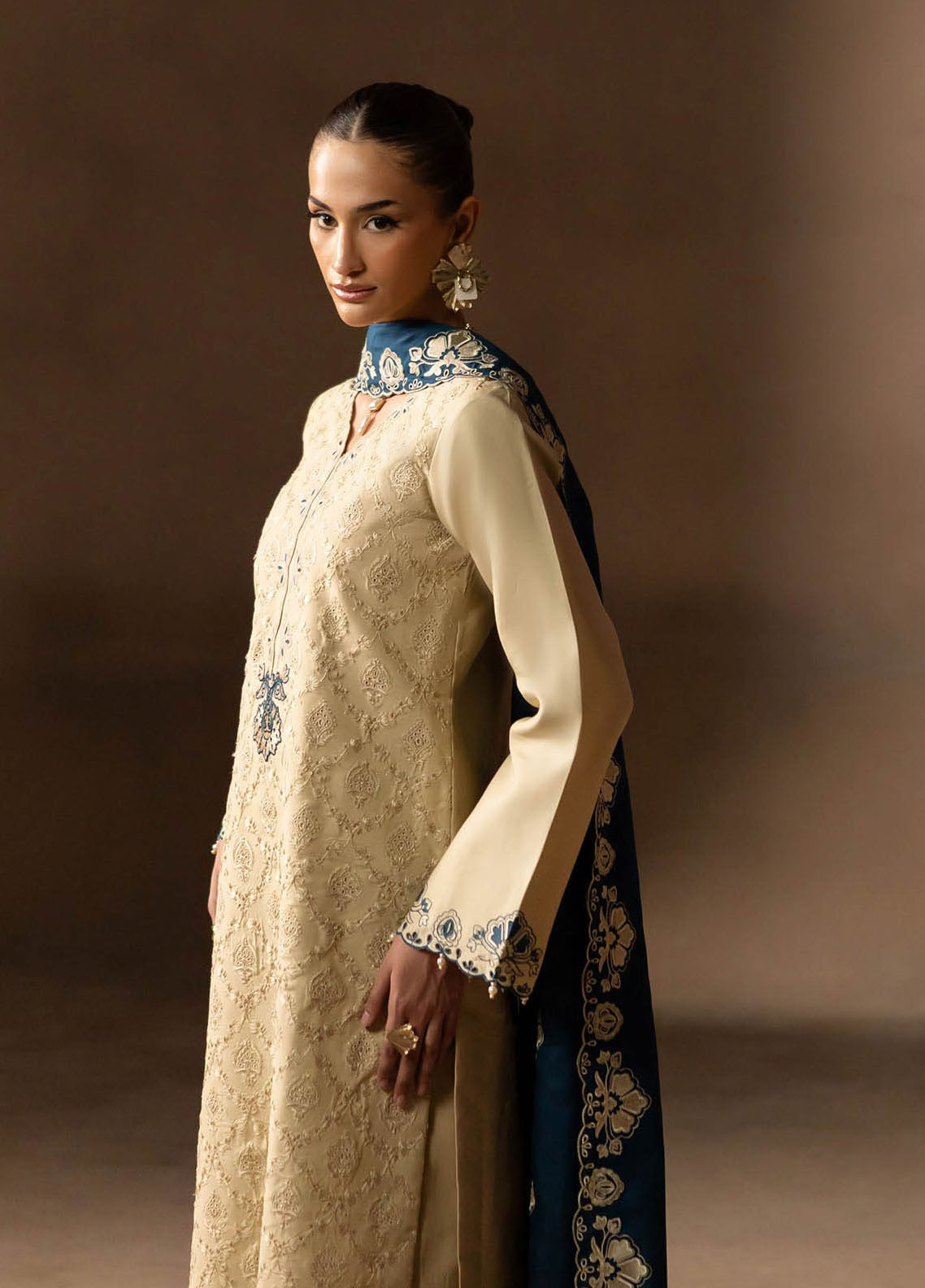 Sareen By Rajbari Premium Chikankari Viscose 3 Piece Unstitched Suit RB25S D-PVC-06 Sareen By Rajbari Premium Chikankari Viscose 3 Piece Unstitched Suit RB25S D-PVC-06