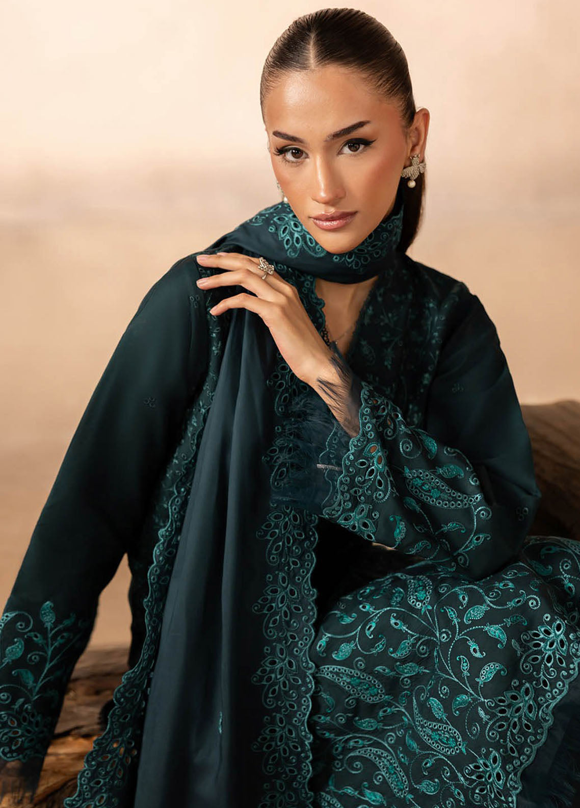 Sareen By Rajbari Premium Chikankari Viscose 3 Piece Unstitched Suit RB25S D-PVC-08 Sareen By Rajbari Premium Chikankari Viscose 3 Piece Unstitched Suit RB25S D-PVC-08