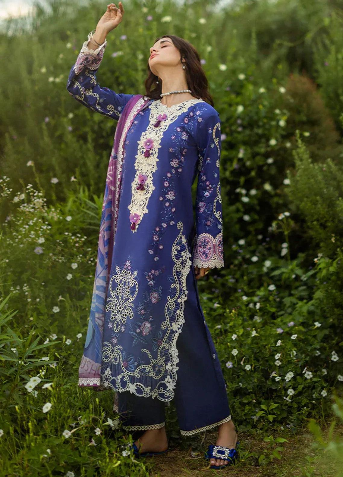 Secret Garden By Mushq Embroidered Lawn 3 Piece Unstitched Suit MQ25SG D-02A DREAMISY DAISY Secret Garden By Mushq Embroidered Lawn 3 Piece Unstitched Suit MQ25SG D-02A DREAMISY DAISY