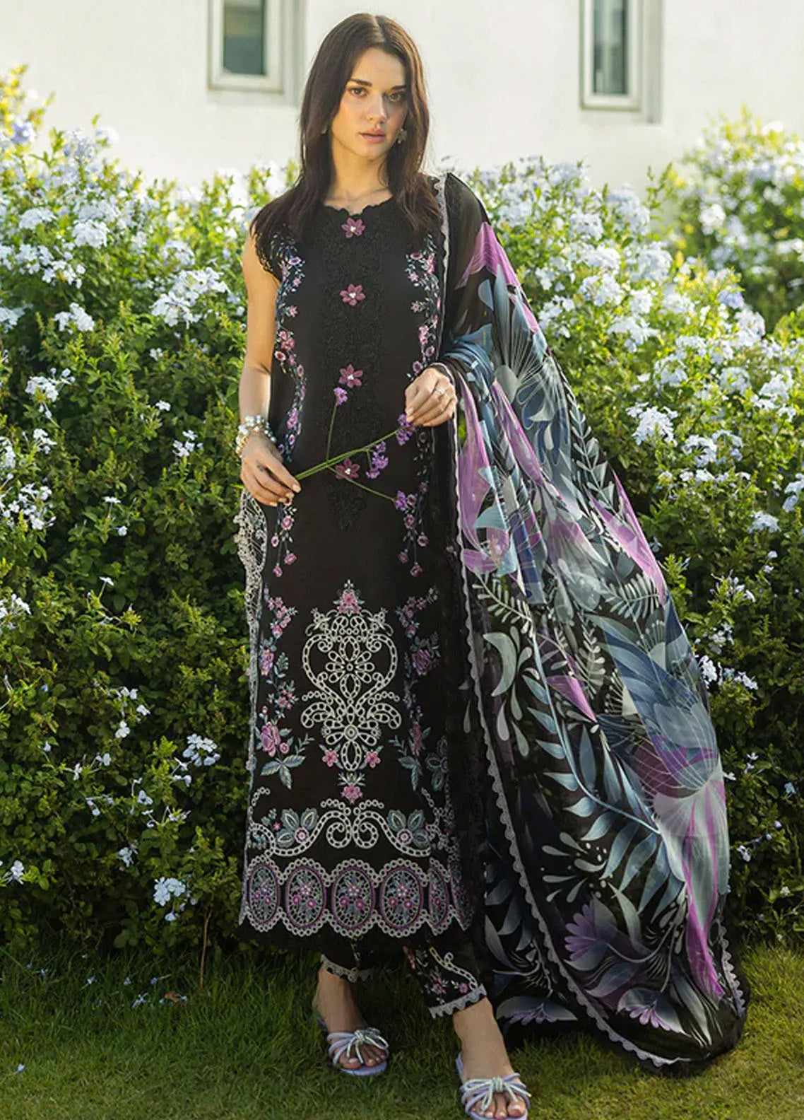 Secret Garden By Mushq Embroidered Lawn 3 Piece Unstitched Suit MQ25SG D-02B THORNED GRACE Secret Garden By Mushq Embroidered Lawn 3 Piece Unstitched Suit MQ25SG D-02B THORNED GRACE
