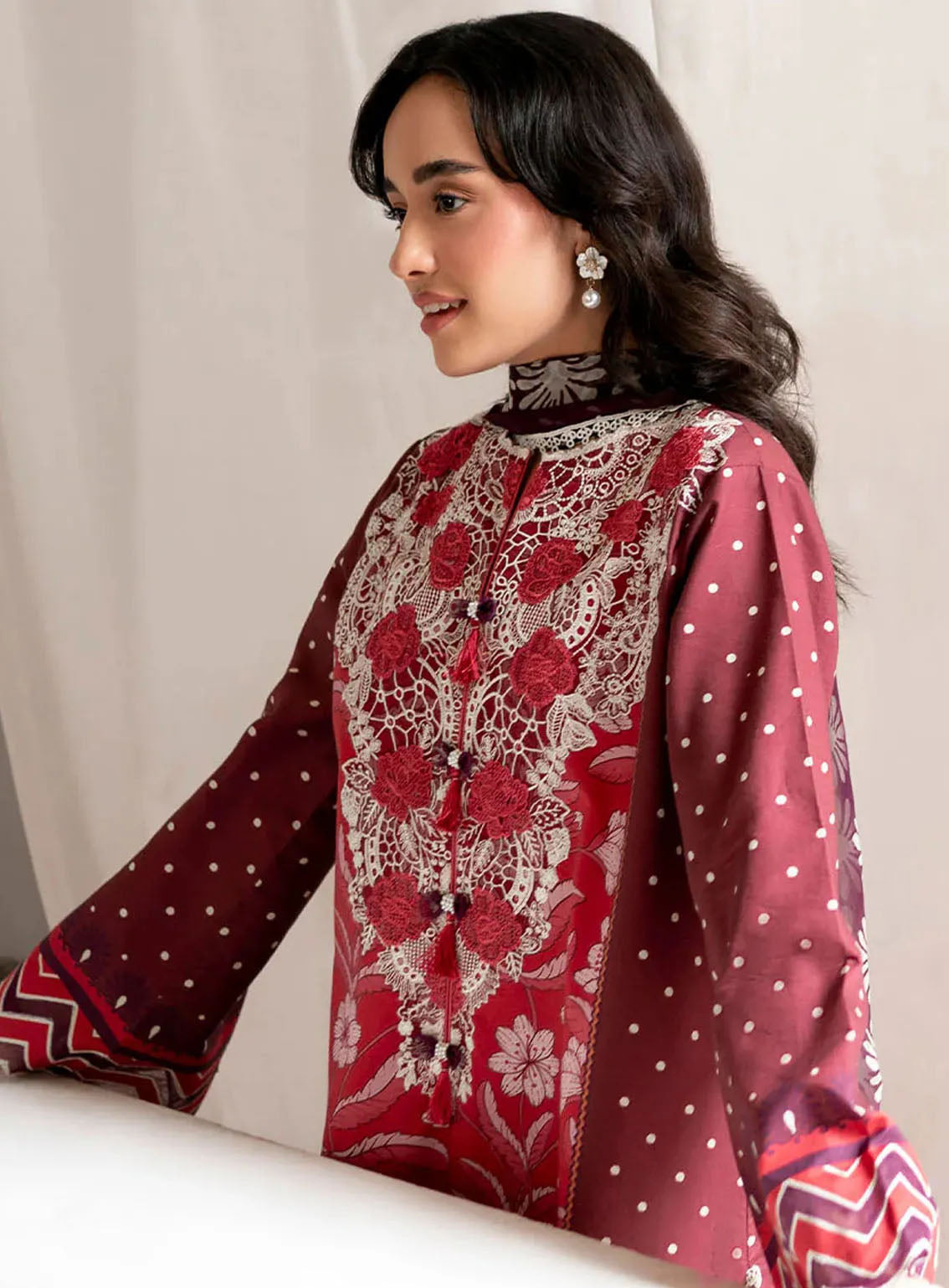 Selene By Roheenaz Embroidered Cambric 3 Piece Unstitched Suit RNZ24S RNP-01B NOVA Selene By Roheenaz Embroidered Cambric 3 Piece Unstitched Suit RNZ24S RNP-01B NOVA