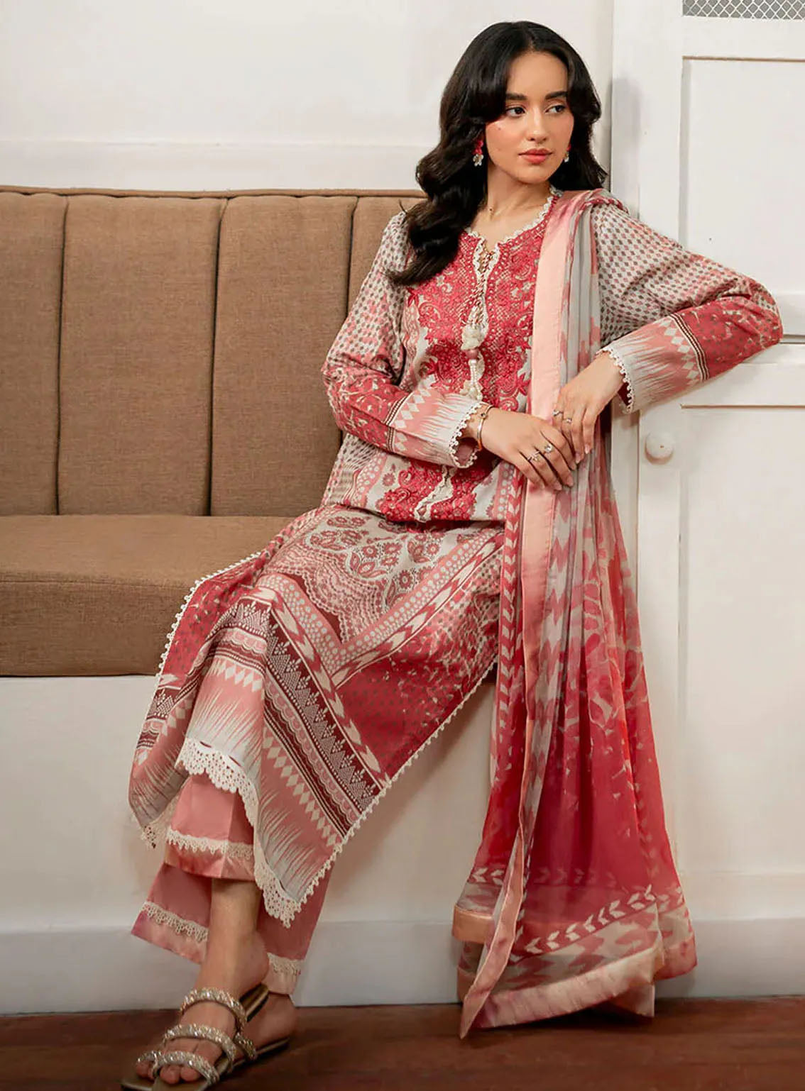 Selene By Roheenaz Embroidered Cambric 3 Piece Unstitched Suit RNZ24S RNP-05B ROBIN Selene By Roheenaz Embroidered Cambric 3 Piece Unstitched Suit RNZ24S RNP-05B ROBIN
