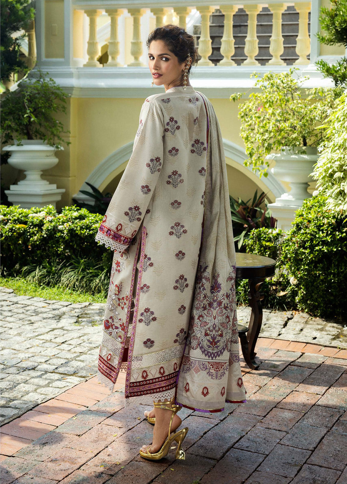 Seraph By Mushq Jacquard Embroidered Lawn 3 Piece Unstitched Suit MQ25SJL D-01 LEVANA Seraph By Mushq Jacquard Embroidered Lawn 3 Piece Unstitched Suit MQ25SJL D-01 LEVANA