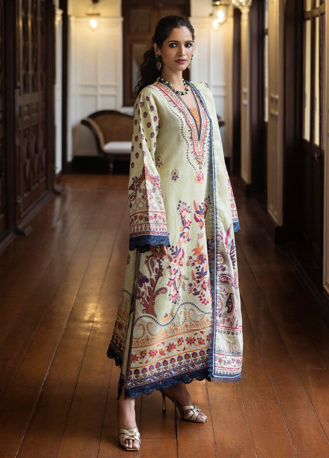 Seraph By Mushq Jacquard Embroidered Lawn 3 Piece Unstitched Suit MQ25SJL D-03 LETIZIA Seraph By Mushq Jacquard Embroidered Lawn 3 Piece Unstitched Suit MQ25SJL D-03 LETIZIA