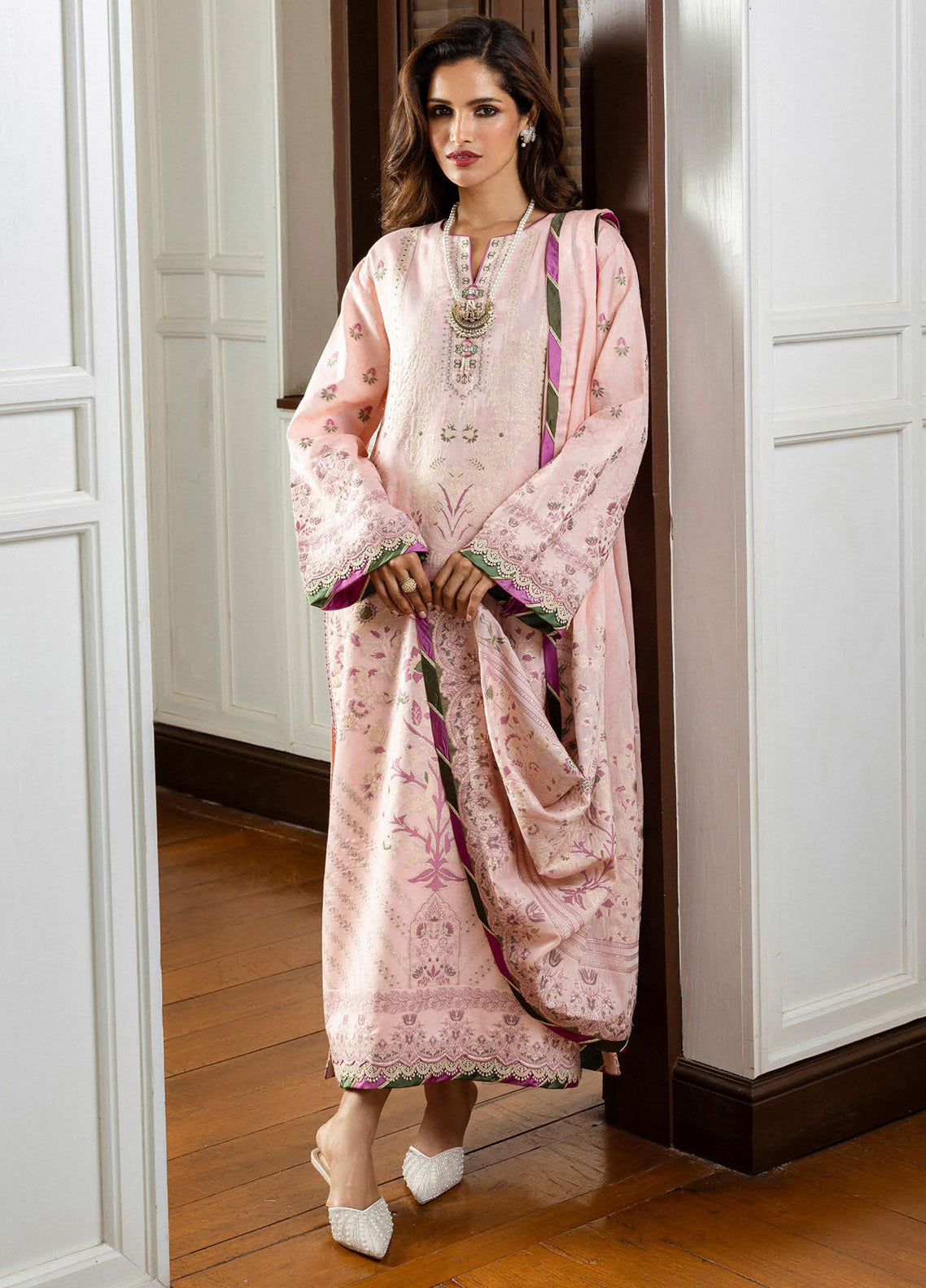 Seraph By Mushq Jacquard Embroidered Lawn 3 Piece Unstitched Suit MQ25SJL D-10 LILLIAN Seraph By Mushq Jacquard Embroidered Lawn 3 Piece Unstitched Suit MQ25SJL D-10 LILLIAN