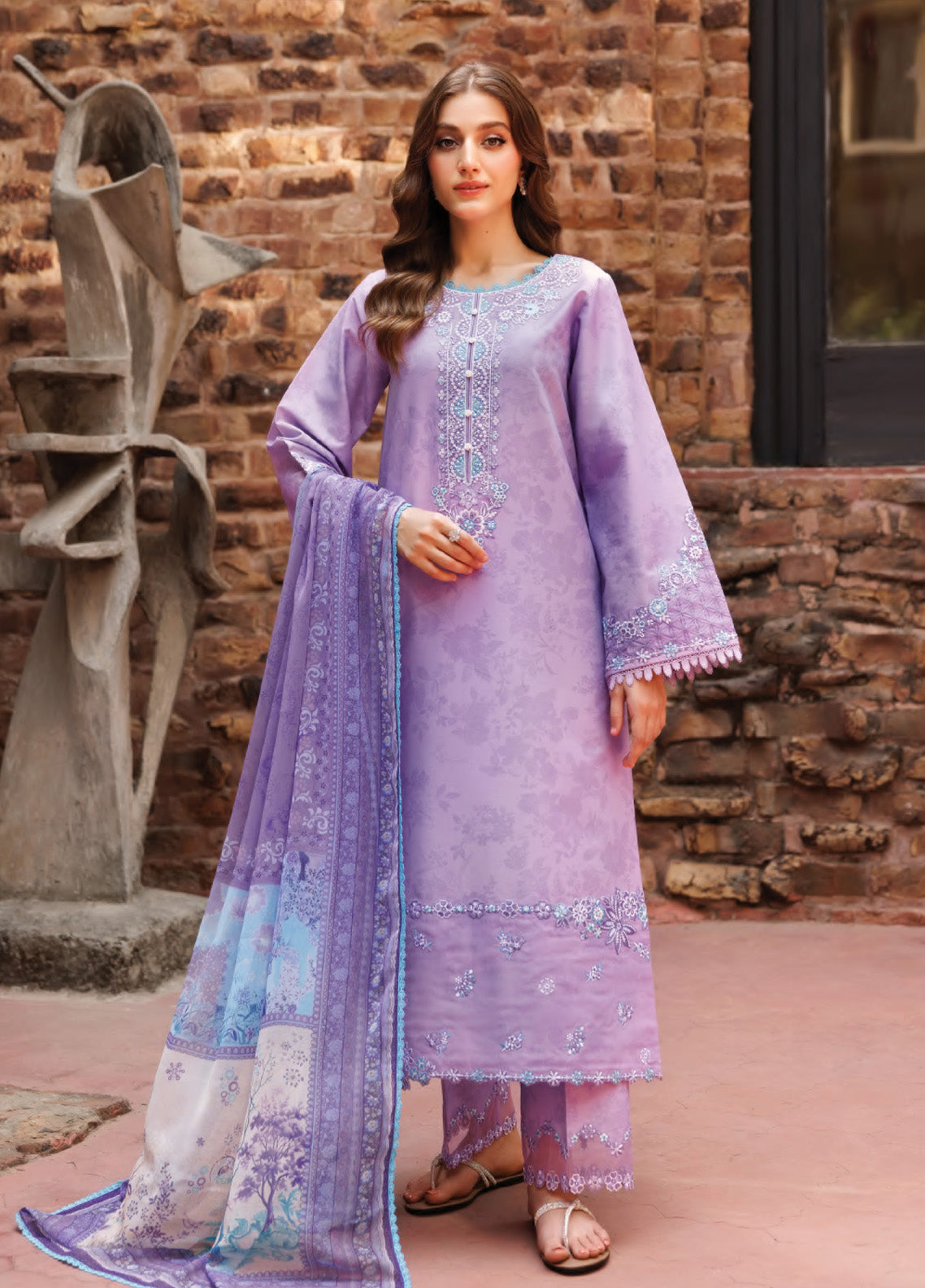 Seraya By Farasha Embroidered Lawn 3 Piece Unstitched Suit FSH25SL D-03 FLOREN Seraya By Farasha Embroidered Lawn 3 Piece Unstitched Suit FSH25SL D-03 FLOREN