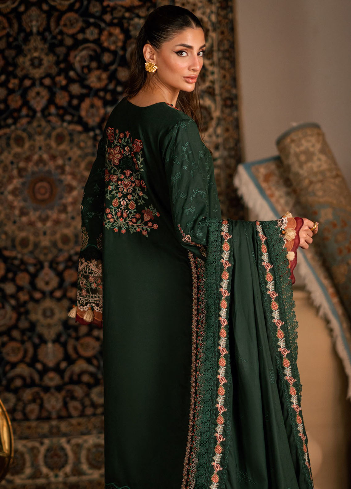 Shades Of Winter By Florent Embroidered Twill Marina 3 Piece Unstitched Suit FL25SOW D-7B Shades Of Winter By Florent Embroidered Twill Marina 3 Piece Unstitched Suit FL25SOW D-7B