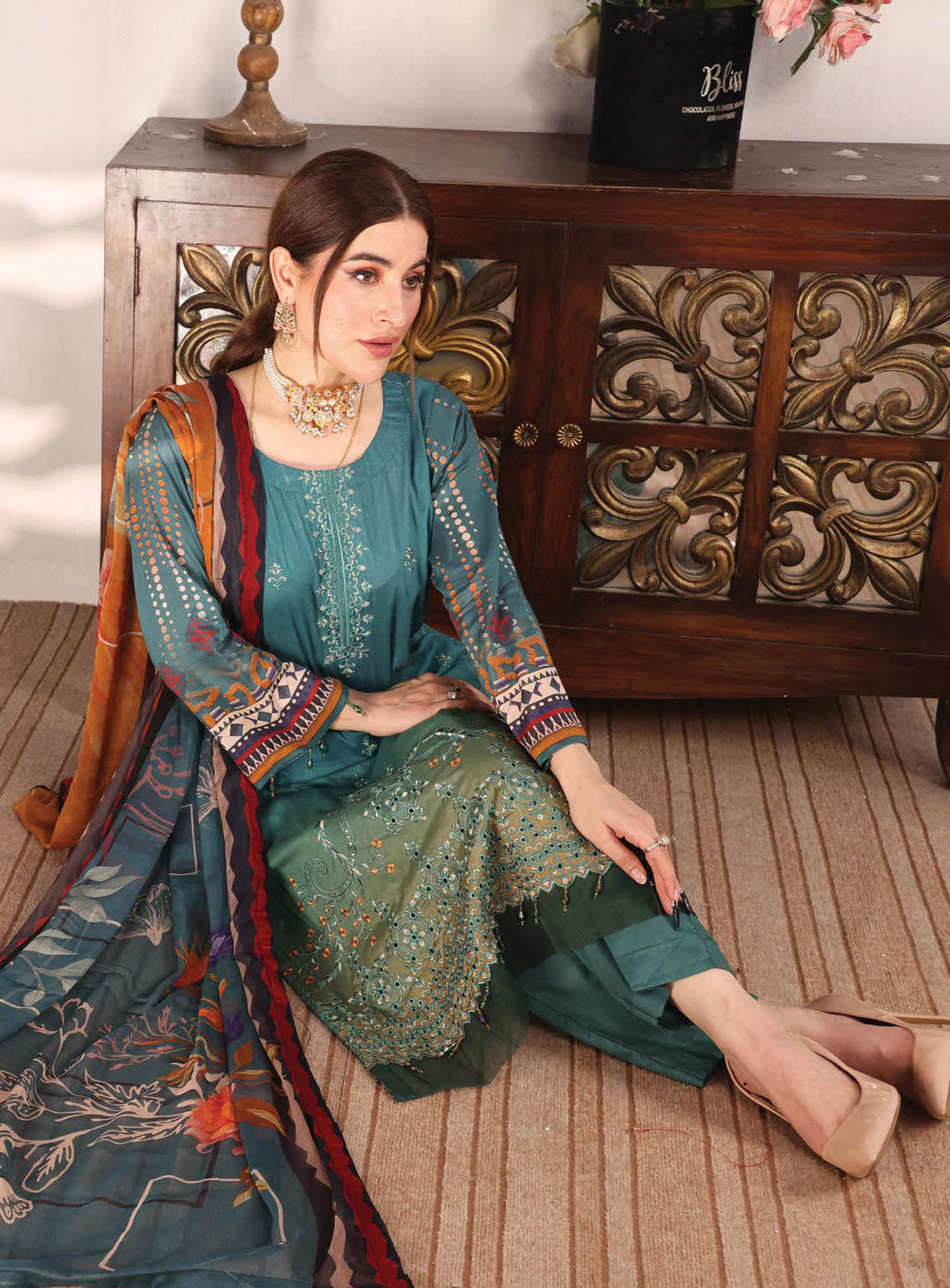 Shahkar By Schick Exclusive Embroidered Lawn 3 Piece Unstitched Suit SDH24SE D-04 Shahkar By Schick Exclusive Embroidered Lawn 3 Piece Unstitched Suit SDH24SE D-04