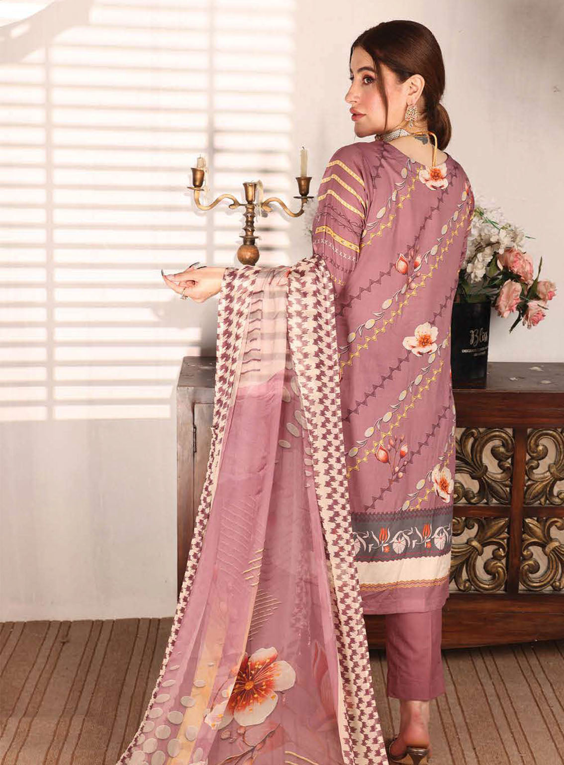 Shahkar By Schick Exclusive Embroidered Lawn 3 Piece Unstitched Suit SDH24SE D-05 Shahkar By Schick Exclusive Embroidered Lawn 3 Piece Unstitched Suit SDH24SE D-05