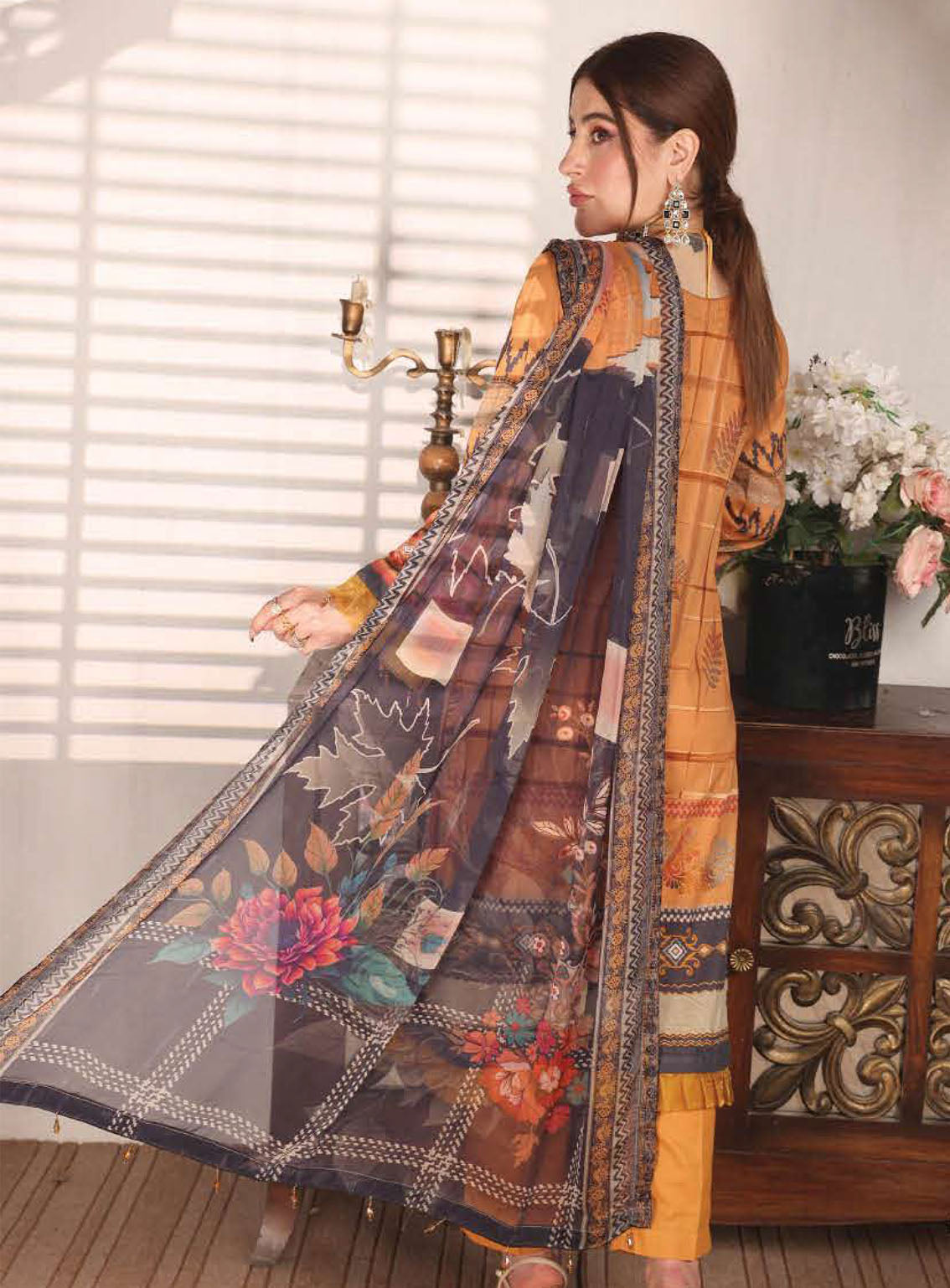 Shahkar By Schick Exclusive Embroidered Lawn 3 Piece Unstitched Suit SDH24SE D-08 Shahkar By Schick Exclusive Embroidered Lawn 3 Piece Unstitched Suit SDH24SE D-08