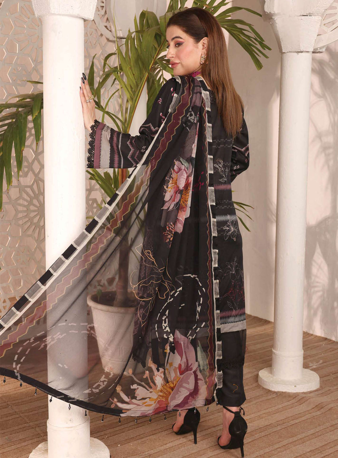 Shahkar By Schick Exclusive Embroidered Lawn 3 Piece Unstitched Suit SDH24SE D-10 Shahkar By Schick Exclusive Embroidered Lawn 3 Piece Unstitched Suit SDH24SE D-10