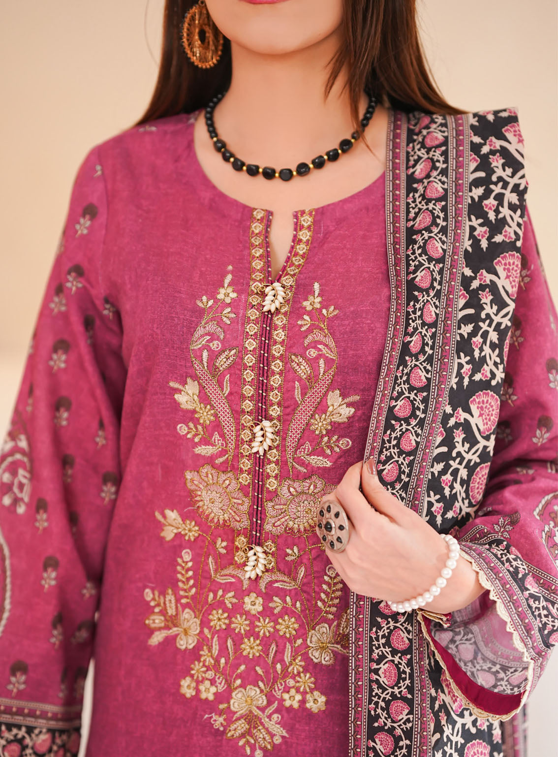 Shahkar By VS Textile Embroidered Khaddar 3 Piece Unstitched Suit VS25SEKV3 D-012 Shahkar By VS Textile Embroidered Khaddar 3 Piece Unstitched Suit VS25SEKV3 D-012