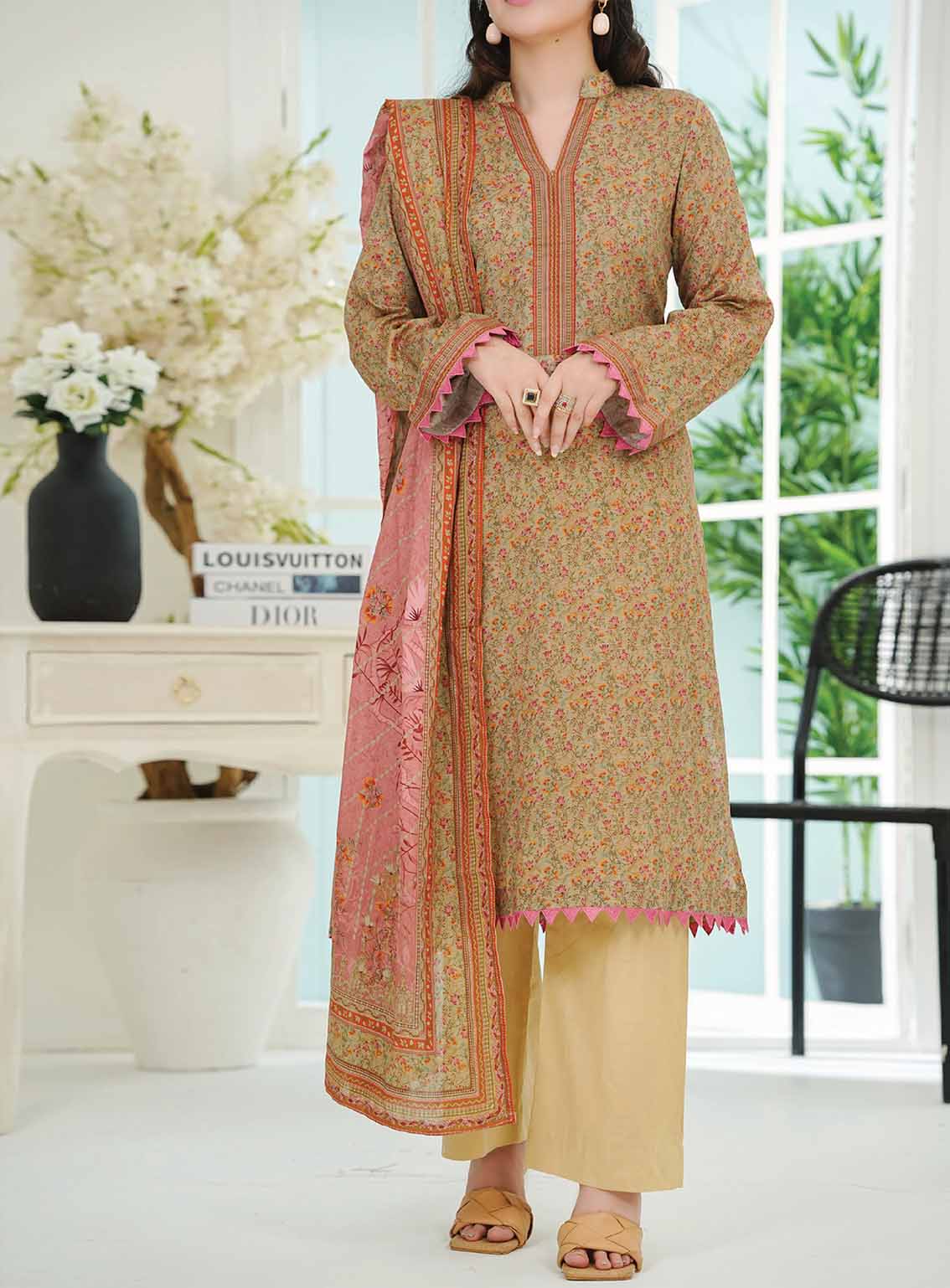 Shahkar By VS Textile Printed Lawn 3 Piece Unstitched Suit VS25SM D-102 Shahkar By VS Textile Printed Lawn 3 Piece Unstitched Suit VS25SM D-102