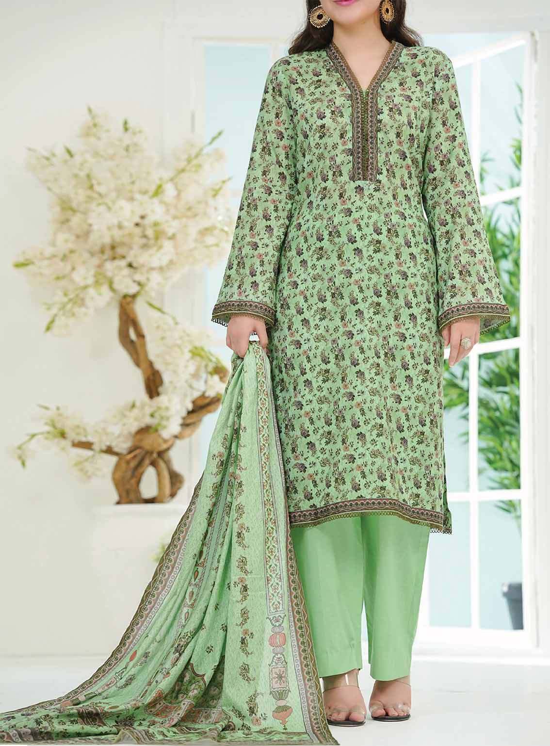 Shahkar By VS Textile Printed Lawn 3 Piece Unstitched Suit VS25SM D-106 Shahkar By VS Textile Printed Lawn 3 Piece Unstitched Suit VS25SM D-106