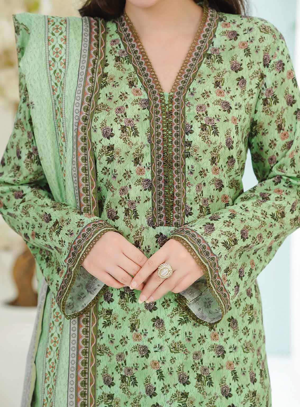 Shahkar By VS Textile Printed Lawn 3 Piece Unstitched Suit VS25SM D-106 Shahkar By VS Textile Printed Lawn 3 Piece Unstitched Suit VS25SM D-106