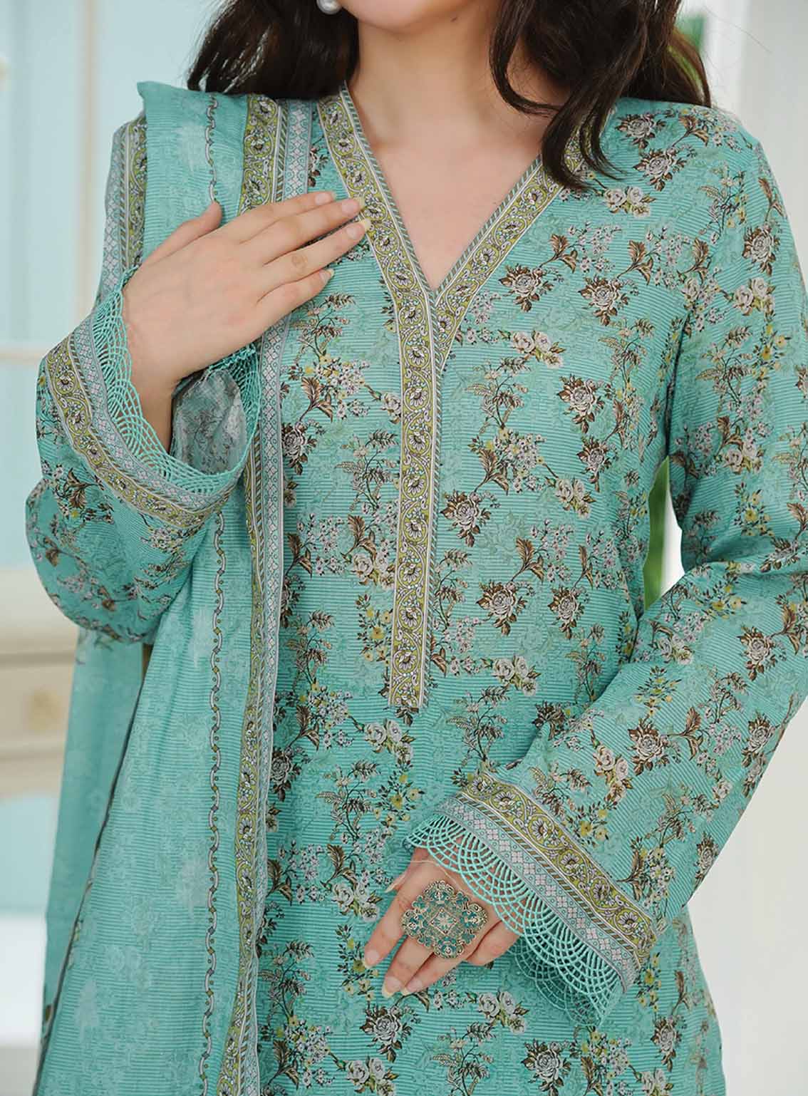 Shahkar By VS Textile Printed Lawn 3 Piece Unstitched Suit VS25SM D-109 Shahkar By VS Textile Printed Lawn 3 Piece Unstitched Suit VS25SM D-109