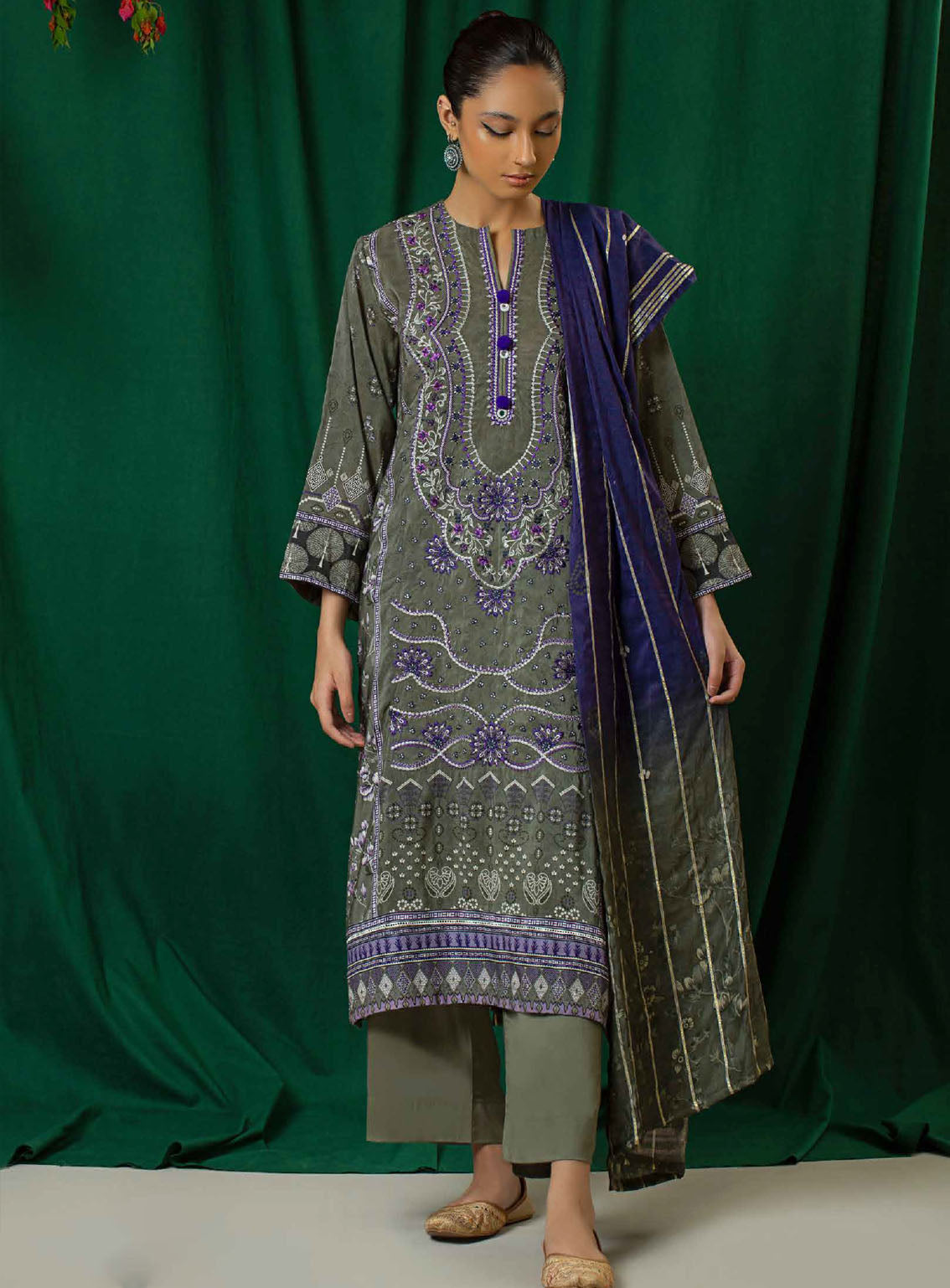 Shajar By Rashid Textile Embroidered Staple Nylon 3 Piece Unstitched Suit RT24S SN-8321 Shajar By Rashid Textile Embroidered Staple Nylon 3 Piece Unstitched Suit RT24S SN-8321