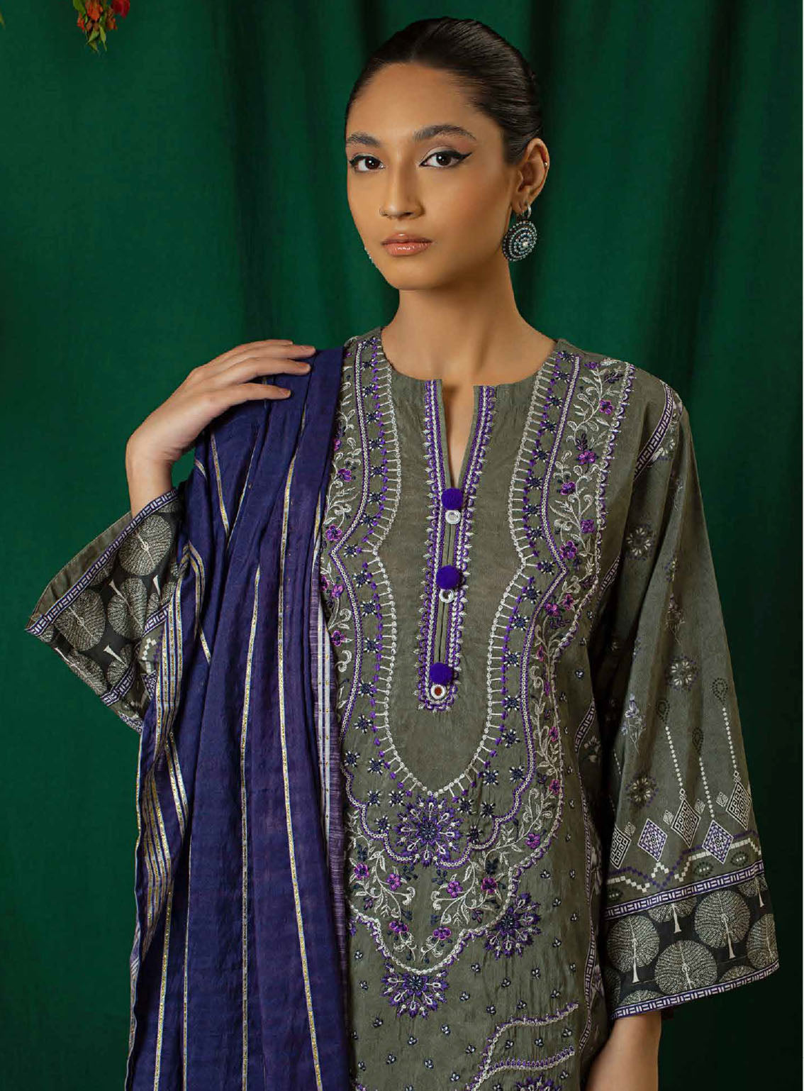 Shajar By Rashid Textile Embroidered Staple Nylon 3 Piece Unstitched Suit RT24S SN-8321 Shajar By Rashid Textile Embroidered Staple Nylon 3 Piece Unstitched Suit RT24S SN-8321