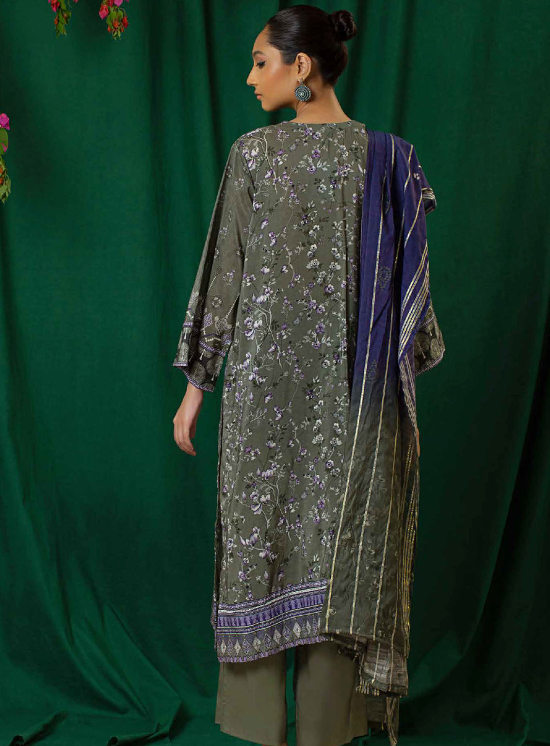 Shajar By Rashid Textile Embroidered Staple Nylon 3 Piece Unstitched Suit RT24S SN-8321 Shajar By Rashid Textile Embroidered Staple Nylon 3 Piece Unstitched Suit RT24S SN-8321