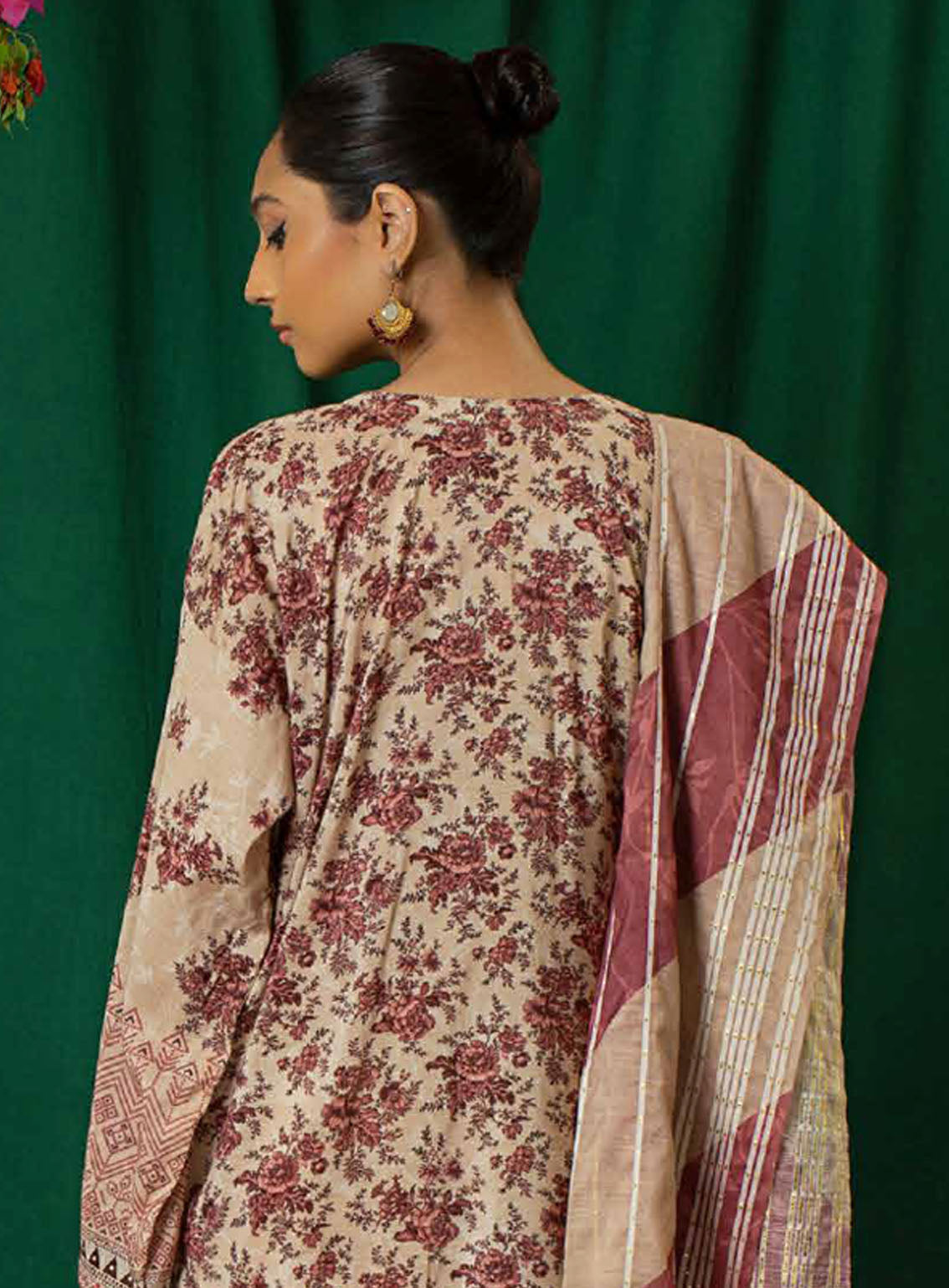 Shajar By Rashid Textile Embroidered Staple Nylon 3 Piece Unstitched Suit RT24S SN-8325 Shajar By Rashid Textile Embroidered Staple Nylon 3 Piece Unstitched Suit RT24S SN-8325