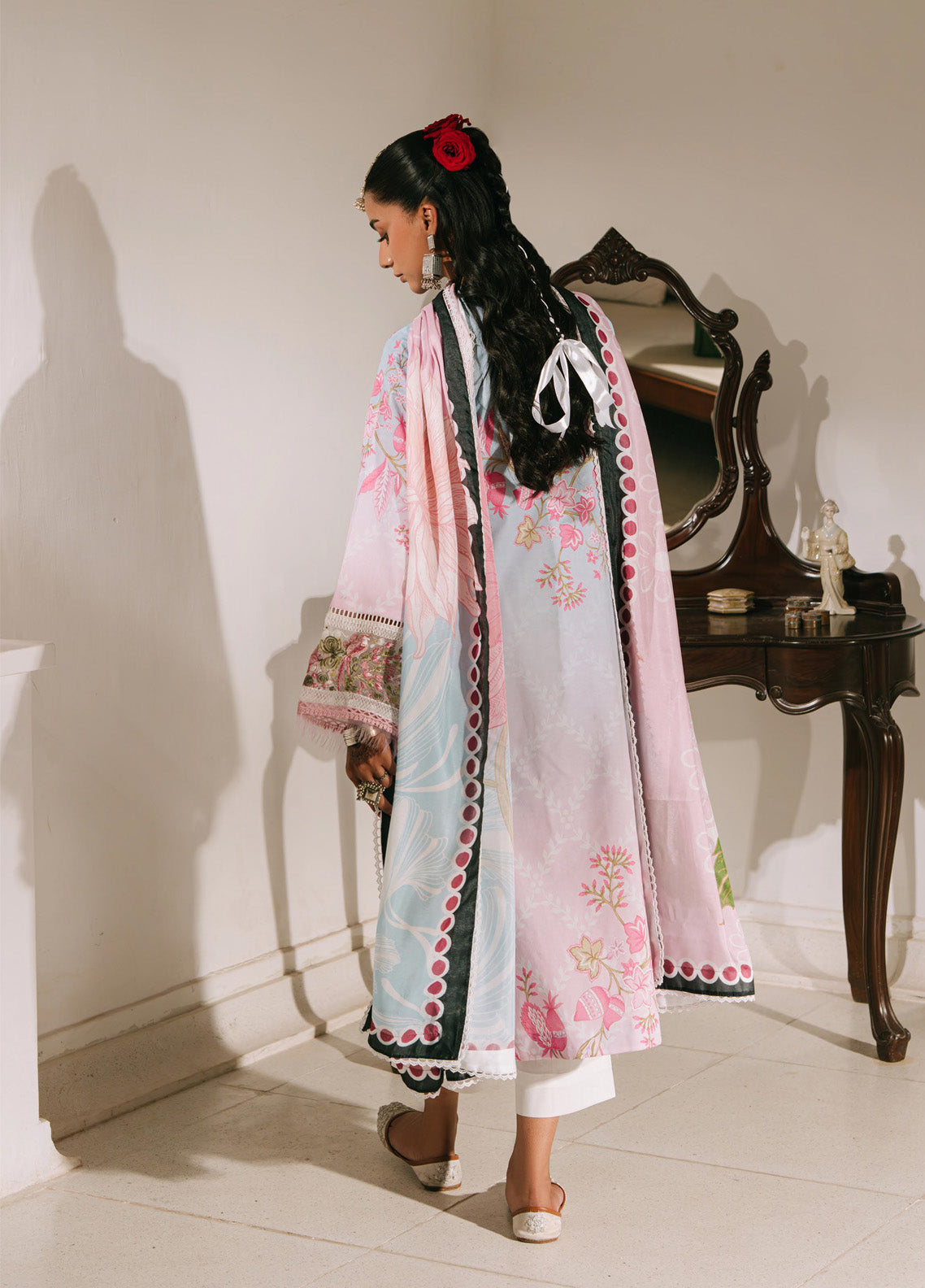 Shanaya By Mahnur Embroidered Lawn 3 Piece Unstitched Suit MN25SL D-ABEER Shanaya By Mahnur Embroidered Lawn 3 Piece Unstitched Suit MN25SL D-ABEER