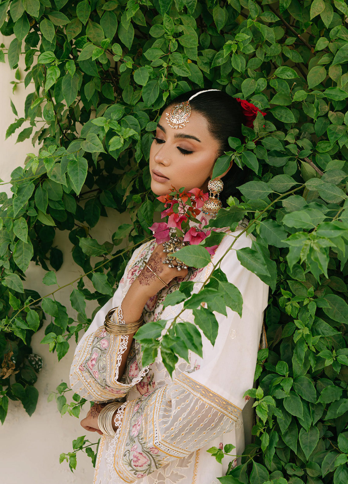 Shanaya By Mahnur Embroidered Lawn 3 Piece Unstitched Suit MN25SL D-ELNAZ Shanaya By Mahnur Embroidered Lawn 3 Piece Unstitched Suit MN25SL D-ELNAZ