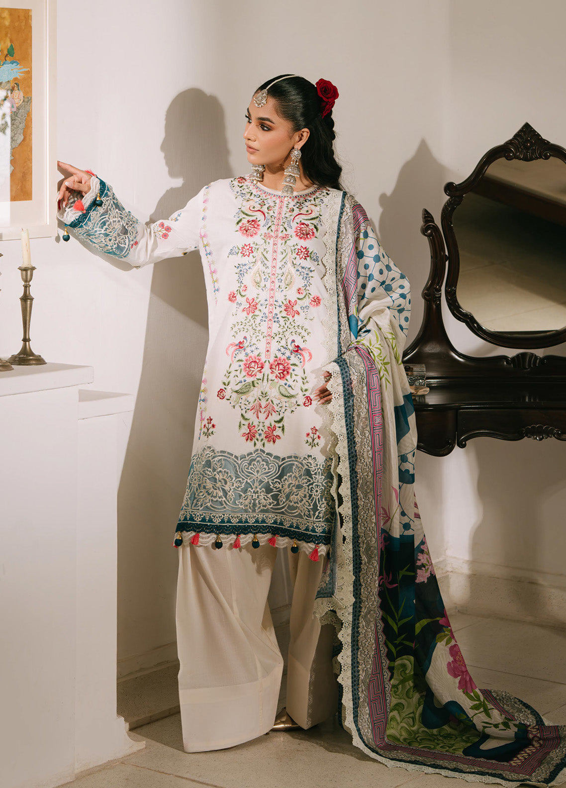 Shanaya By Mahnur Embroidered Lawn 3 Piece Unstitched Suit MN25SL D-RANGREZ Shanaya By Mahnur Embroidered Lawn 3 Piece Unstitched Suit MN25SL D-RANGREZ
