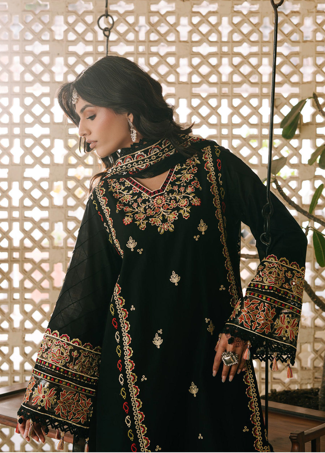 Shanaya By Mahnur Embroidered Lawn 3 Piece Unstitched Suit MN25SL D-ZEHRA Shanaya By Mahnur Embroidered Lawn 3 Piece Unstitched Suit MN25SL D-ZEHRA