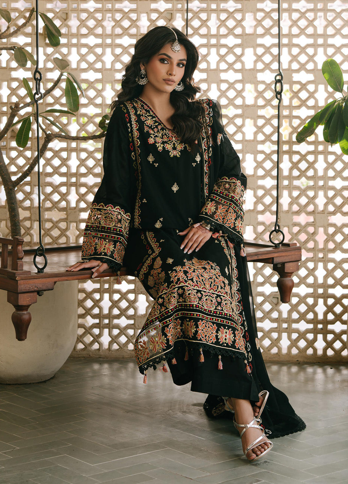 Shanaya By Mahnur Embroidered Lawn 3 Piece Unstitched Suit MN25SL D-ZEHRA Shanaya By Mahnur Embroidered Lawn 3 Piece Unstitched Suit MN25SL D-ZEHRA