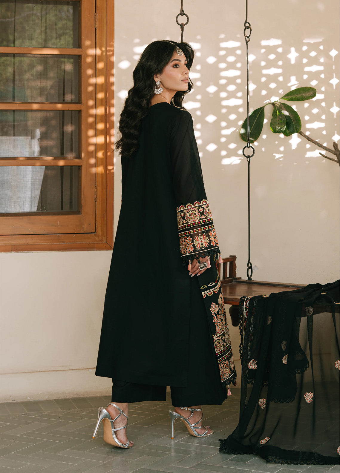 Shanaya By Mahnur Embroidered Lawn 3 Piece Unstitched Suit MN25SL D-ZEHRA Shanaya By Mahnur Embroidered Lawn 3 Piece Unstitched Suit MN25SL D-ZEHRA