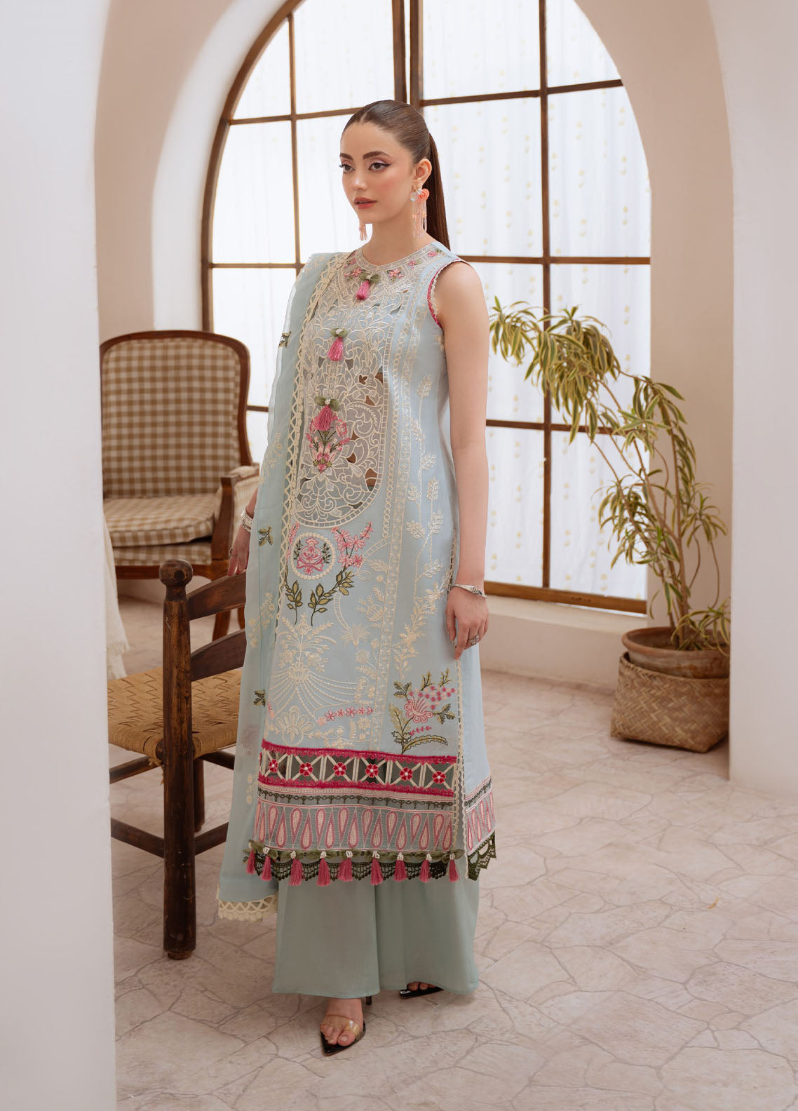 Shanaya By Mahnur Luxury Embroidered Lawn 3 Piece Unstitched Suit MN26SL D-SN-02 LARAIB Shanaya By Mahnur Luxury Embroidered Lawn 3 Piece Unstitched Suit MN26SL D-SN-02 LARAIB