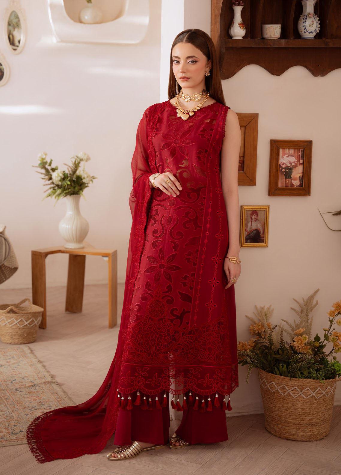 Shanaya By Mahnur Luxury Embroidered Lawn 3 Piece Unstitched Suit MN26SL D-SN-05 AYNOOR Shanaya By Mahnur Luxury Embroidered Lawn 3 Piece Unstitched Suit MN26SL D-SN-05 AYNOOR