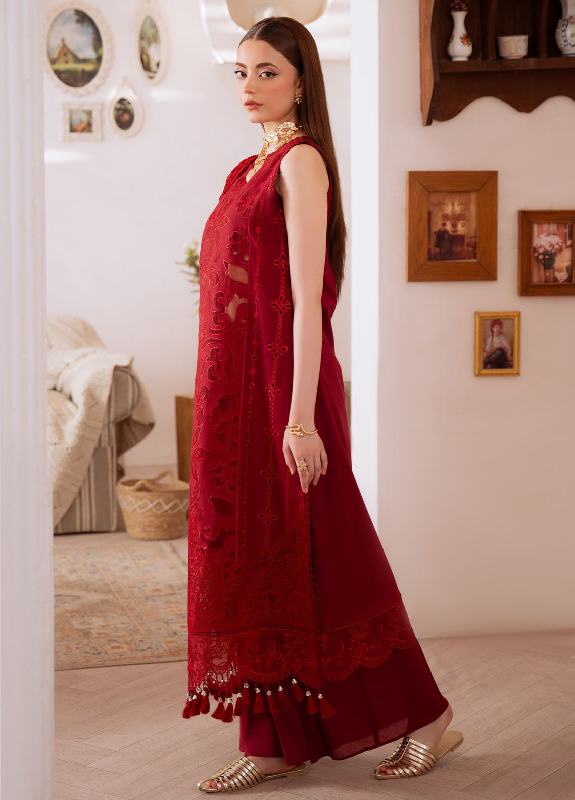 Shanaya By Mahnur Luxury Embroidered Lawn 3 Piece Unstitched Suit MN26SL D-SN-05 AYNOOR Shanaya By Mahnur Luxury Embroidered Lawn 3 Piece Unstitched Suit MN26SL D-SN-05 AYNOOR