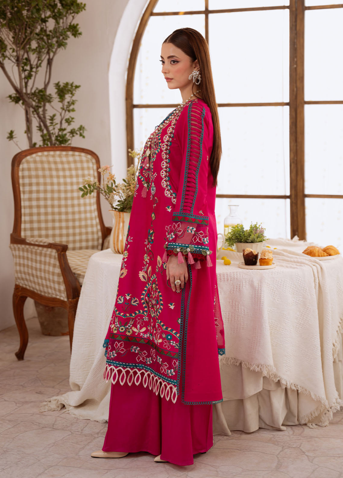 Shanaya By Mahnur Luxury Embroidered Lawn 3 Piece Unstitched Suit MN26SL D-SN-07 MUNARA Shanaya By Mahnur Luxury Embroidered Lawn 3 Piece Unstitched Suit MN26SL D-SN-07 MUNARA