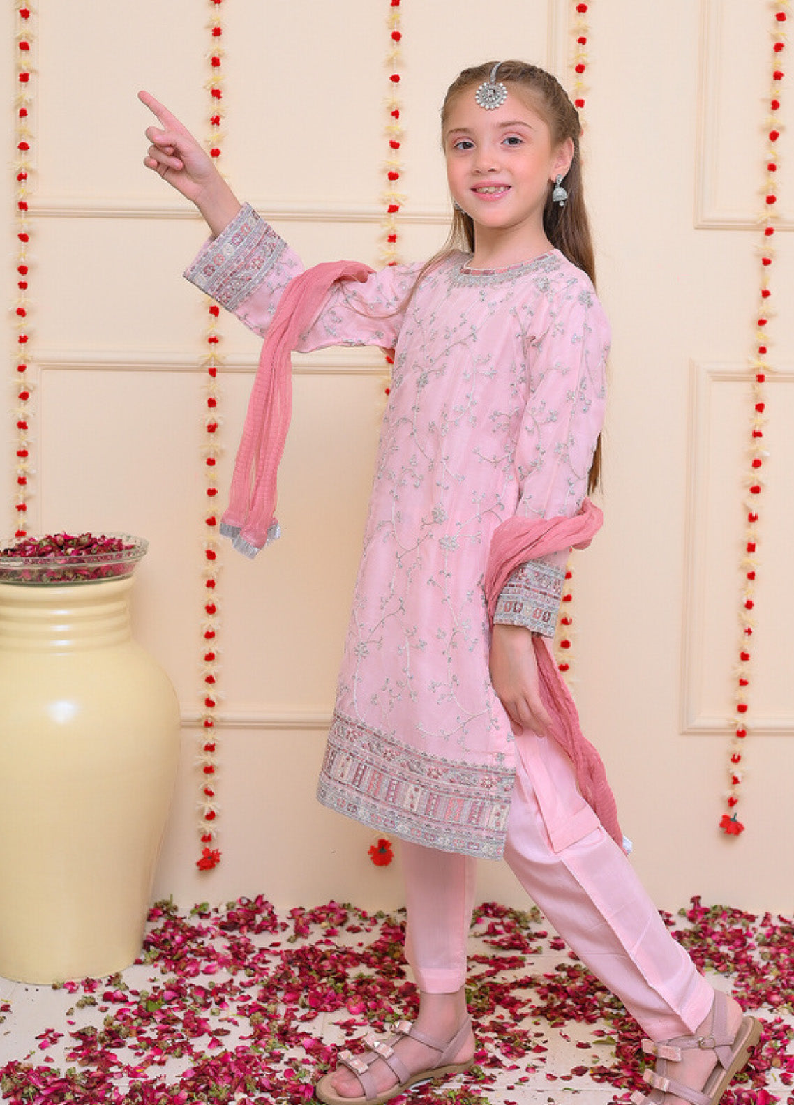 Shehnai By Shanzey Embroidered Organza 3 Piece Girls Stitched Suit S24SF SHK-3204 Shehnai By Shanzey Embroidered Organza 3 Piece Girls Stitched Suit S24SF SHK-3204